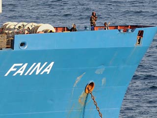 Переговоры по освобождению из пиратского плена заложников с судна Faina все еще ведутся