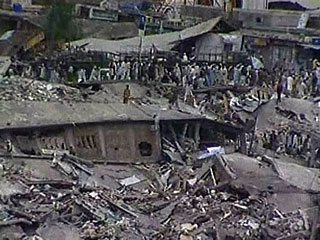 Разрушительное землетрясение магнитудой 7,6 произошло в Пакистане восьмого октября 2005 года