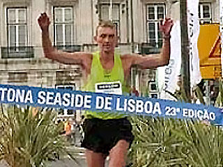 Российский бегун Сергей Лукин выиграл марафон в Лиссабоне