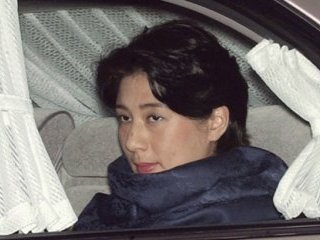 Супруга наследника японского престола принцесса Масако еще не излечилась в полной мере от затяжного нервного заболевания и страдает от того, что не в состоянии пока выполнять свои официальные обязанности в полном объеме
