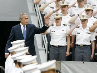 Кстати, именно в Академии Армии США в Вэст-Пойнте (штат Нью-Йорк) Джордж Буш пять лет назад и выдвинул так называемую "доктрину безопасности", в соответствии с которой Вашингтон начал войну в Ираке