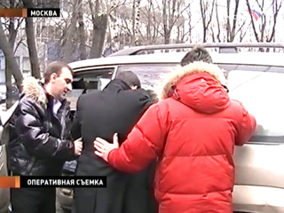 Московские милиционеры задержали мошенника, который пытался снять с чужого счета три миллиона рублей