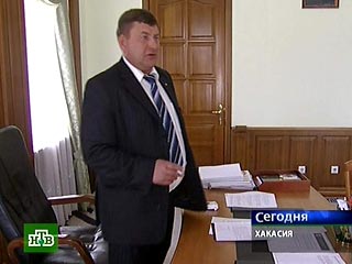 Губернатор-"двоечник" из Хакасии Алексей Лебедь отправлен в отставку, но останется у власти