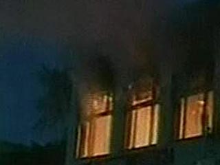 В Спасске-Дальнем минувшей ночью группой подростков выбиты стекла в 8 магазинах, а три из них были подожжены