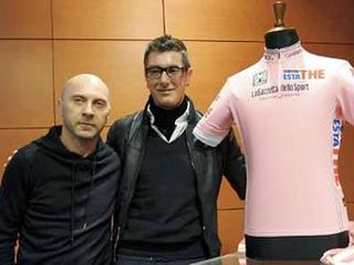 Дольче и Габбана презентовали новую майку для лидера "Джиро д&#8217;Италия"