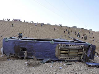 В Израиле во вторник автобус с гражданами России по неизвестной пока причине перевернулся и упал в глубокую пропасть на трассе между Мицпе-Рамоном и Эйлатом