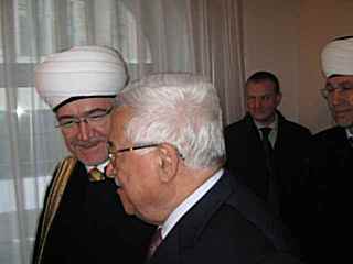 Махмуд Аббас награжден высшим орденом российских мусульман