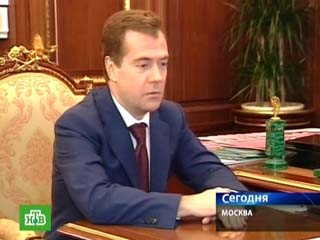 Президент РФ Дмитрий Медведев внес в Государственную думу законопроект, который меняет ныне существующую схему назначения глав субъектов Российской Федерации
