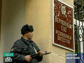 К трем годам заключения в колонии общего режима приговорил Верховный суд Дагестана одного из лидеров религиозного экстремистского подполья республики Бамматхана Шейхова