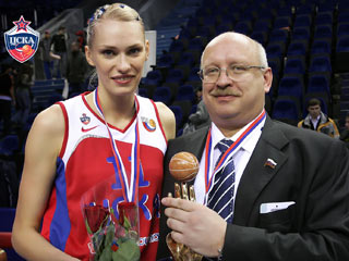Бывший владелец женского баскетбольного клуба ЦСКА Андрей Ищук решил заработать на черной икре