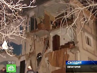 Президент РФ Дмитрий Медведев выразил соболезнования президенту Украины Виктору Ющенко в связи с трагедией в Евпатории, где накануне в результате разрушения дома от взрыва погибли 13 человек