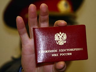 Президент РФ Дмитрий Медведев подписал в пятницу два закона, сокращающие количество проверок в отношении предпринимателей и исключающие внепроцессуальные действия МВД