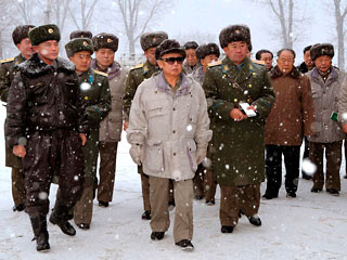 Частые появления лидера КНДР на публике дают основания полагать, что состояние здоровья Ким Чен Ира стабильное и что на Севере все в порядке