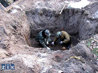 Останки солдат Красной армии, погибших при освобождении западноукраинского города Комарно и похороненных там же, будут срочно перезахоронены на отдаленном кладбище