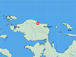 Землетрясение магнитудой 7,6 балла произошло в воскресенье ночью недалеко от северного побережья индонезийской провинции Западное Папуа, в результате которого погибли, по меньшей мере, 4 человека и 5 человек получили ранения