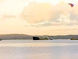 Сухогруз "Корнелия", получивший пробоину 3 января и севший на мель в Керченском проливе, снят с мели после ремонта обшивки