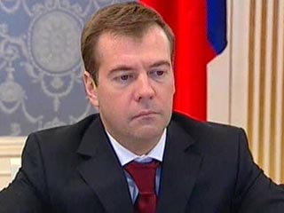 Президент России Дмитрий Медведев поздравил сегодня православных христиан, всех граждан России с Рождеством Христовым