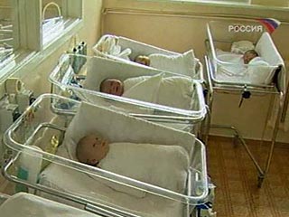 Впервые за столетнюю историю города Находка родились четыре мальчика-близнеца. Их мама Анастасия Леонова служит в милиции в чине капитана