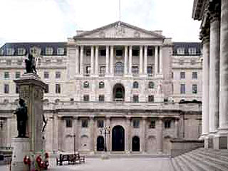 Банк Англии понизил ставку до 1,5% - минимального уровня с момента своего основания 