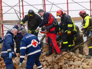В городе Бари на юге Италии в результате взрыва обрушился жилой дом