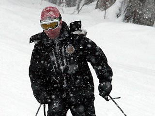С удовольствием покатавшись на лыжах в Красной поляне под Сочи, президент РФ Дмитрий Медведев выразил надежду, что рядовые россияне тоже хорошо провели новогодние каникулы