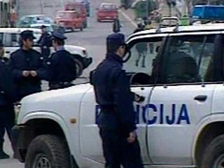 Полиция Сербии задержала тупого грабителя банка, который сам вернулся в только что ограбленное учреждение