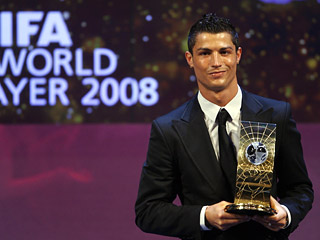 ФИФА объявила Криштиану Роналду лучшим футболистом 2008 года