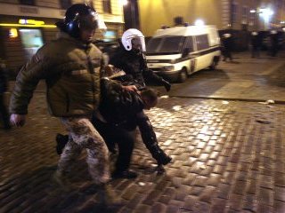 Во время массовых беспорядков в латвийской столице полиция задержала 126 человек