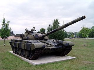 Иракское правительство планирует закупить для своей армии до двух тысяч танков Т-72 в странах Восточной Европы с последующей модернизацией этих боевых машин с помощью американской компании
