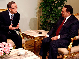 Вопросы реализации мирной инициативы Египта по урегулированию ситуации в секторе Газа находились в центре внимания состоявшихся здесь в среду переговоров между президентом АРЕ Хосни Мубараком и генеральным секретарем ООН Пан Ги Муном