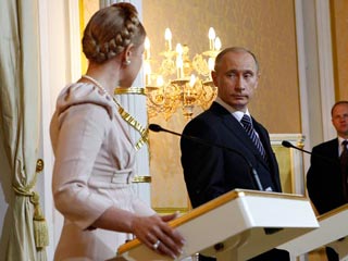 Премьер-министры России и Украины Владимир Путин и Юлия Тимошенко в условиях газового кризиса договорились о рабочей встрече в ближайшую субботу в Москве