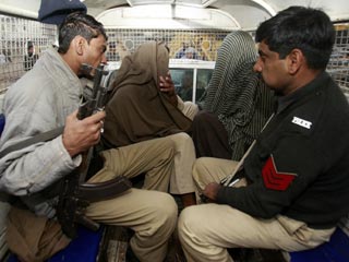 В Пакистане арестованы 124 подозреваемых в причастности к нападению на Мумбаи
