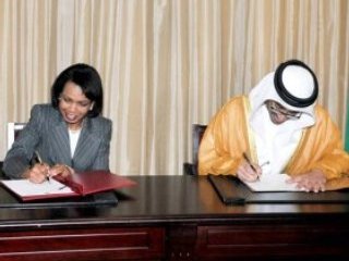 Соединенные Штаты и Объединенные Арабские Эмираты заключили договор о сотрудничестве в области мирного использования ядерной энергии. Подписи под текстом соглашения поставили госсекретарь США Кондолиза Райс и министр иностранных дел ОАЭ шейх Абдалла бен З