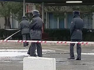 Четыре человека пострадали в результате двух взрывов, прогремевших в субботу недалеко от школы в городе Невинномысск Ставропольского края - среди пострадавших два школьника, сотрудник милиции и эксперт-криминалист