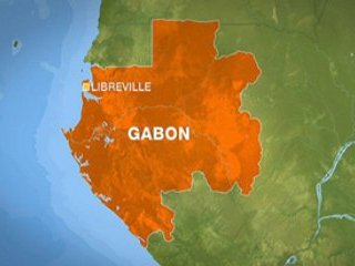 Тела пяти военнослужащих обнаружены на месте крушения французского армейского вертолета у берегов Габона