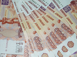 Банки переводят валютные ипотечные займы в рубли, увеличивая платежи 