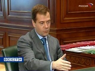 Президент России Дмитрий Медведев подписал указ "О мерах по запрещению поставок Грузии продукции военного и двойного назначения", передает "Интерфакс" со ссылкой на пресс-службу Кремля