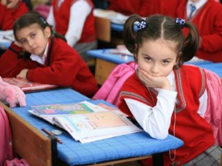 Турецкое министерство образования издало новый учебник истории, подстрекающий школьников к преследованию христиан