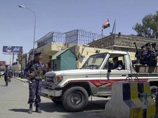 Немецкий инженер, похищенный в конце прошлой недели в Йемене вместе с двумя местными жителями членами одного из йеменских племен, освобожден, сообщило во вторник агентство AFP со ссылкой на представителя силовых структур Йемена