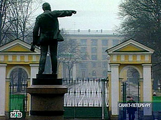 Иностранные шпионы рвутся управлять Петербургом, считает начальник местной милиции 