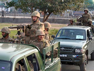 В ходе боев на северо-западе Пакистана правительственная армия уничтожила за сутки более 60 боевиков "Талибана"