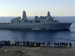 Американский военный корабль San Antonio, входящий в международный контингент по борьбе с пиратством в Аденском заливе, перехватил арендованное Ираном судно с грузом оружия