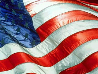 Американцам хотят запретить покупать звездно-полосатые флаги made in China