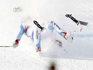 Известный горнолыжник Даниэль Альбрехт впал в кому после падения на тренировке 