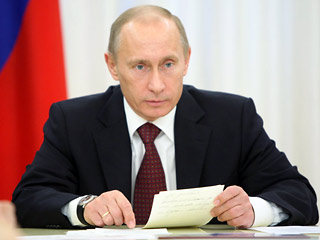 Премьер-министр России Владимир Путин выразил "осторожный оптимизм" по поводу отношений с новой администрацией США. Он надеется, что отношения Москвы и Вашингтона улучшатся
