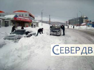 Комиссия по ЧС, работающая в мэрии краевого центра на Камчатке, в четверг назвала обстановку в засыпанном снегом Петропавловске-Камчатском угрожающей