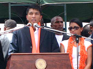 Мэр столицы Мадагаскара Антананариву Эндрю Раджоелина взбунтовался. Он объявил себя главой государства