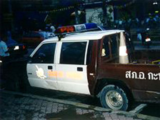ак минимум семь человек погибли и более сотни получили ранения при взрыве в буддистском храме на северо-востоке Таиланда