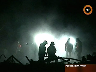 В результате пожара в Доме ветеранов в Коми погибли 23 человека, троих удалось спасти, сообщает в воскресенье МЧС РФ