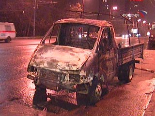 Грузовой автомобиль марки "Газель" взорвался в понедельник днем на востоке Москвы. В результате происшествия пострадал водитель этой автомашины: он доставлен в больницу, информации о его состоянии пока нет
